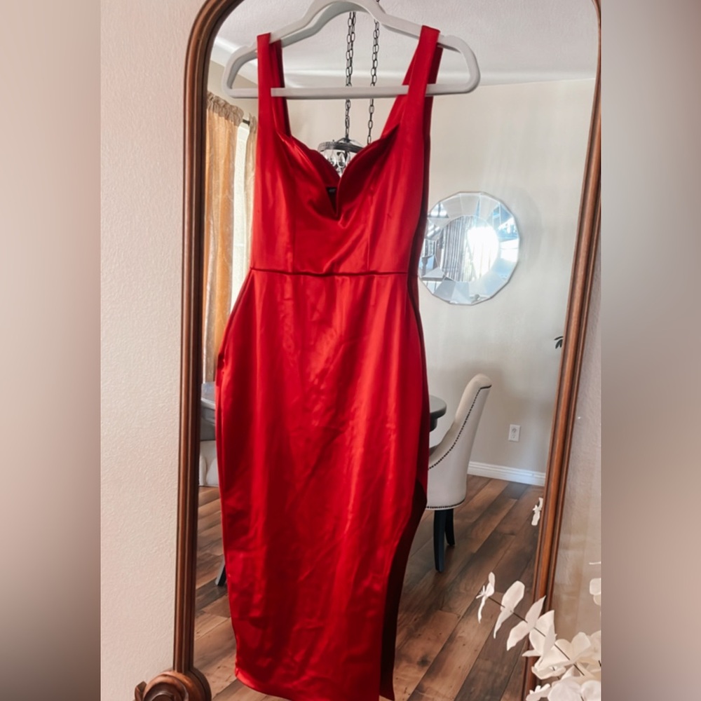 Windsor midi dress (deep red) size medium